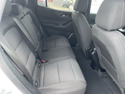 Used 2025 Chevrolet Equinox LT FWD image 37