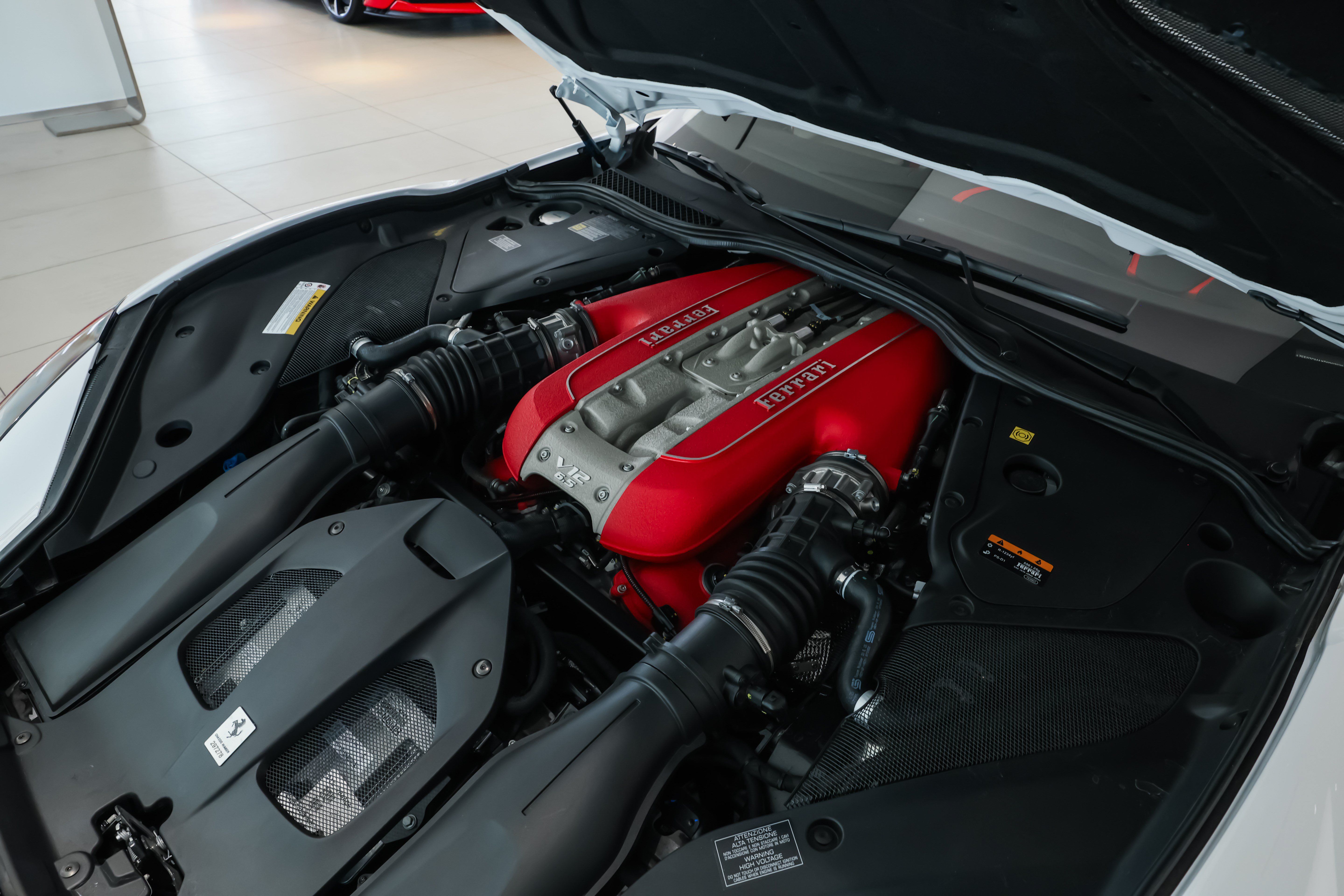 Used 2023 Ferrari 812 GTS RWD image 13
