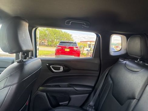 Used 2025 Jeep Compass Trailhawk AWD/4WD image 21
