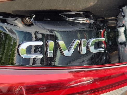 Used 2024 Honda Civic Sport image 28
