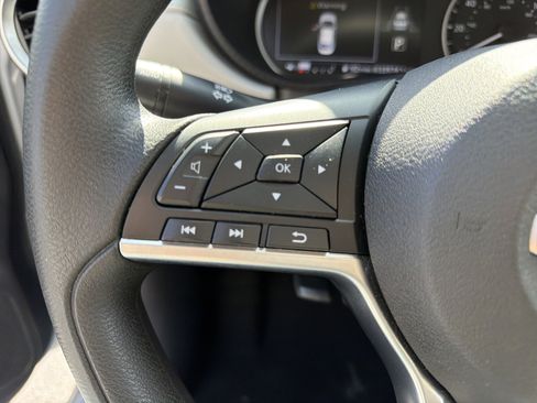 Used 2021 Nissan Versa SV image 25