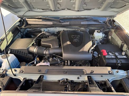 Certified 2023 Toyota Tacoma TRD Off-Road image 19