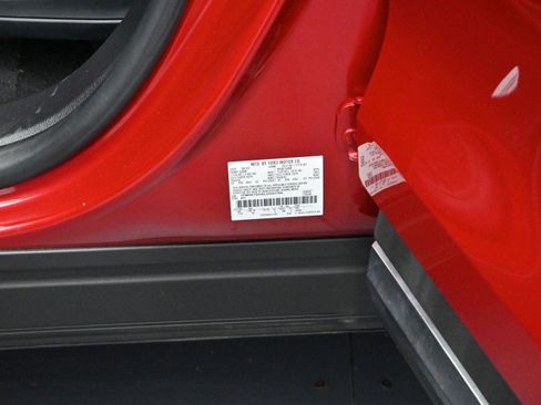 Used 2020 Ford Explorer XLT w/ Equipment Group 202A image 41