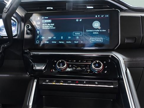 Used 2025 GMC Sierra 2500 Denali w/ Denali Reserve Package image 14