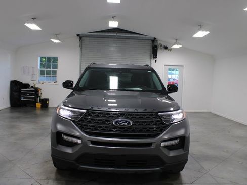 Used 2023 Ford Explorer XLT w/ Equipment Group 202A RWD image 3