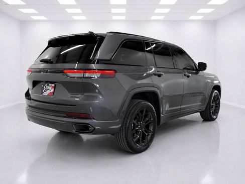 Used 2023 Jeep Grand Cherokee 30th Anniversary AWD/4WD image 4