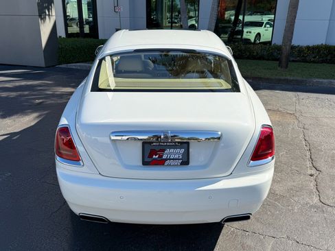Used 2014 Rolls-Royce Wraith image 18