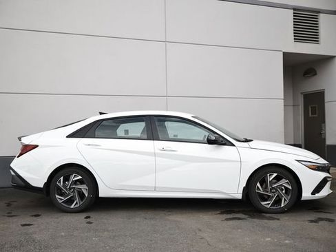 New 2026 Hyundai Elantra Sport image 3