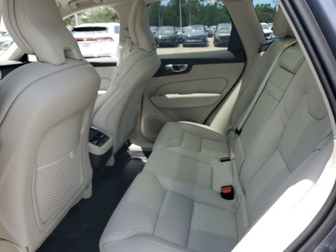 Used 2021 Volvo XC60 T5 Inscription w/ Advanced Package FWD image 16
