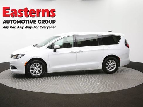 Used 2022 Chrysler Voyager LX FWD image 57