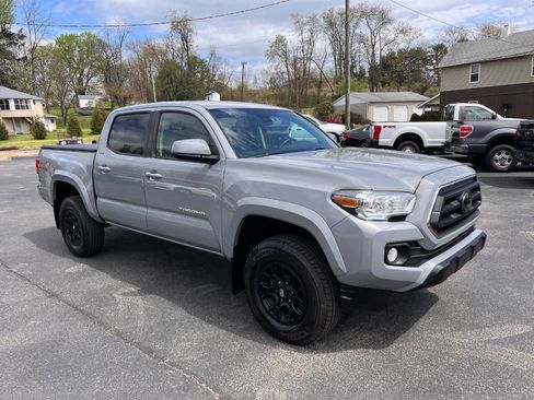 Used 2021 Toyota Tacoma SR5 image 3