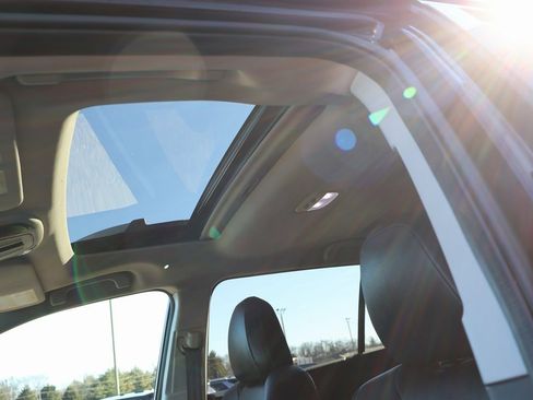 Used 2023 Subaru Outback Touring XT image 27