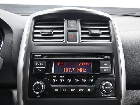 Used 2017 Nissan Versa SV FWD image 15