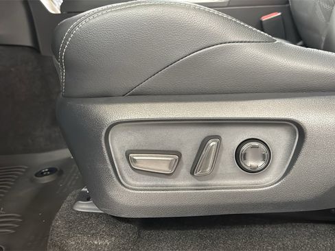 Certified 2025 Toyota 4Runner TRD Off-Road Premium image 14