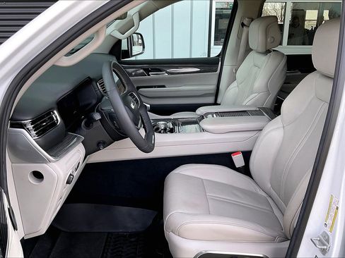 Used 2022 Jeep Wagoneer Series II image 16