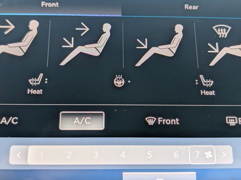 Used 2024 Chrysler Pacifica Touring-L FWD image 19