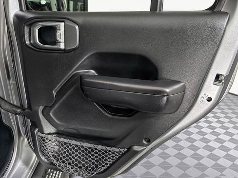 Used 2018 Jeep Wrangler Unlimited Rubicon image 26