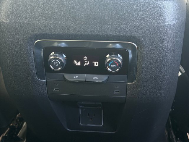 Used 2025 Chevrolet Tahoe LS RWD image 16