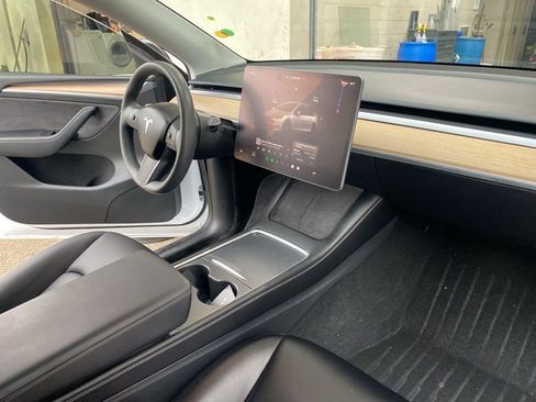 Used 2023 Tesla Model Y Long Range image 6