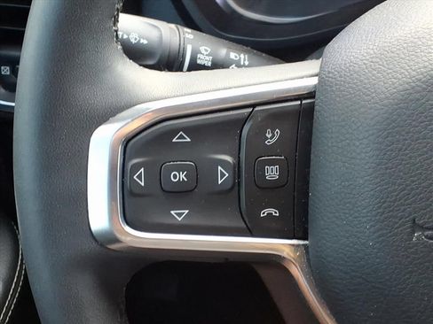 Used 2025 RAM 2500 Laramie AWD/4WD image 12