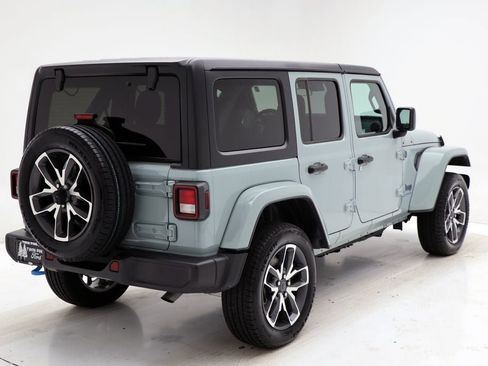 Used 2024 Jeep Wrangler Unlimited w/ Convenience Group image 9