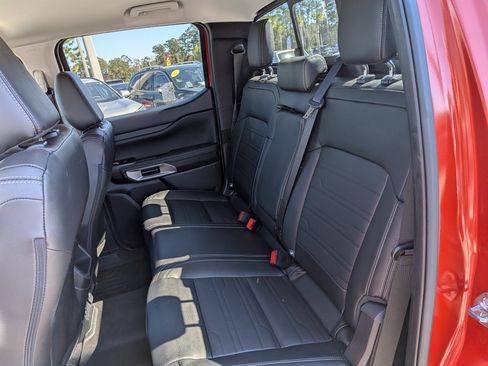 Used 2024 Ford Ranger Lariat w/ FX4 Off-Road Package image 13