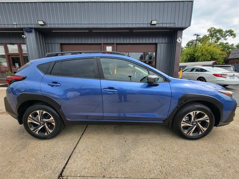 Used 2025 Subaru Crosstrek 2.5i Premium AWD/4WD image 9
