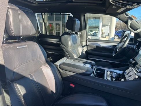 Used 2022 Jeep Grand Wagoneer Series I image 19