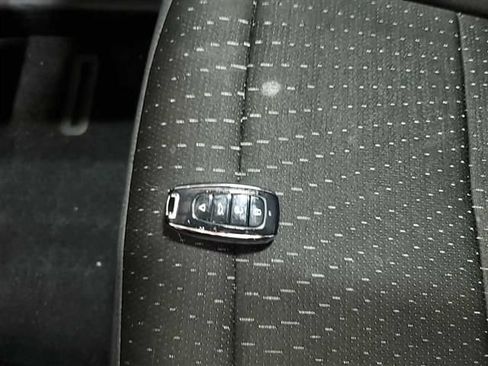 Used 2025 Chevrolet Equinox EV LT FWD image 15