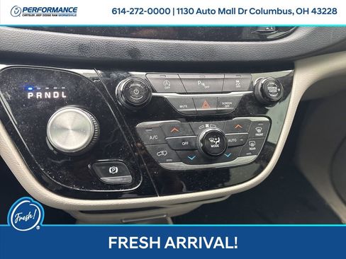 Used 2018 Chrysler Pacifica Touring Plus w/ Tire & Wheel Group image 23