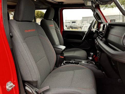 Used 2025 Jeep Wrangler Unlimited Rubicon image 28