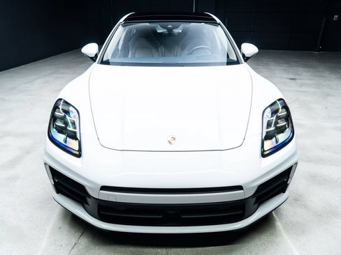 Used 2025 Porsche Panamera w/ Premium Package RWD image 3