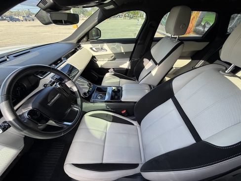 Used 2018 Land Rover Range Rover Velar S image 11