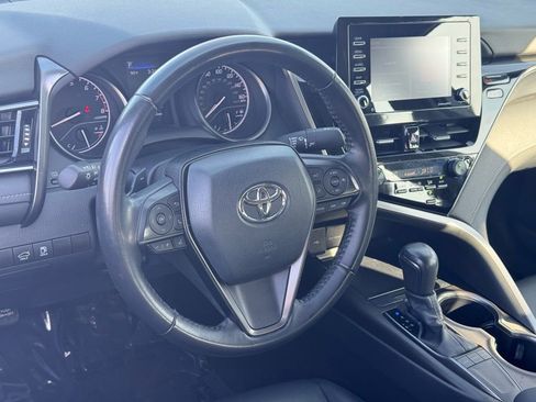 Used 2024 Toyota Camry SE image 17