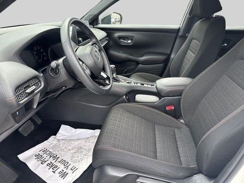 Certified 2023 Honda HR-V Sport image 3