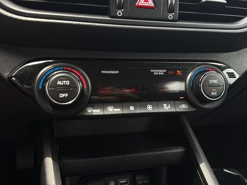 Used 2019 Kia Forte LXS FWD image 25
