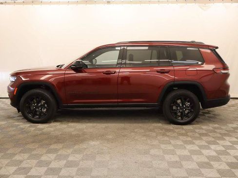 Used 2025 Jeep Grand Cherokee L Laredo AWD/4WD image 22