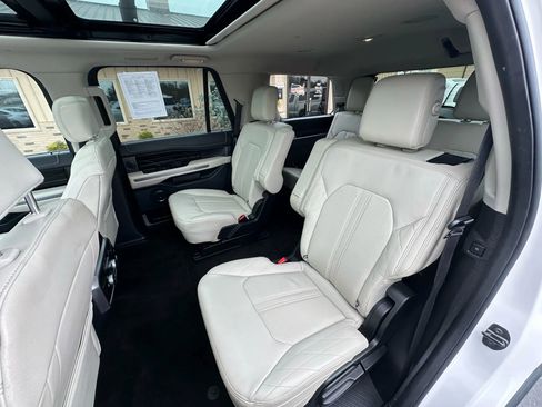 Used 2018 Ford Expedition Platinum image 26