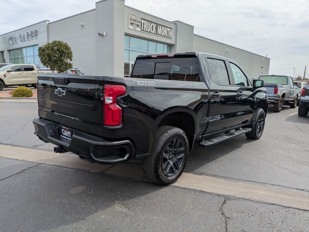 Used 2025 Chevrolet Silverado 1500 LT Trail Boss w/ Convenience Package II AWD/4WD image 3