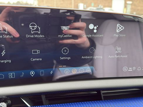New 2026 Cadillac Optiq Sport 2 image 19