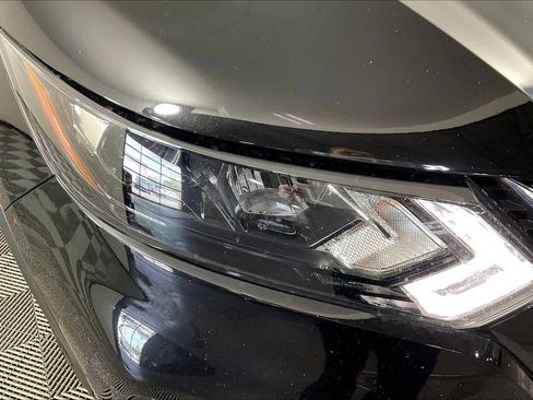 Used 2021 Nissan Rogue Sport SV AWD/4WD image 31