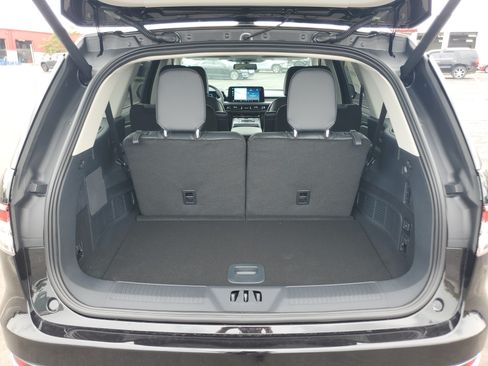 New 2026 Lincoln Aviator AWD image 28