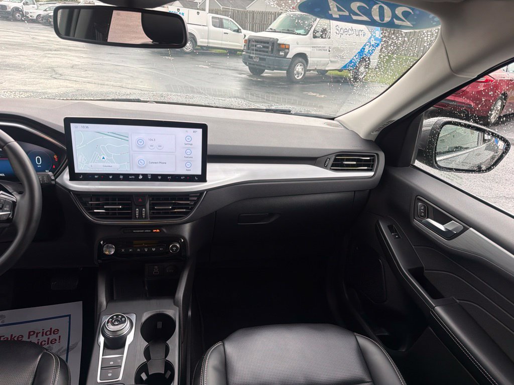 Certified 2024 Ford Escape Platinum AWD/4WD image 22