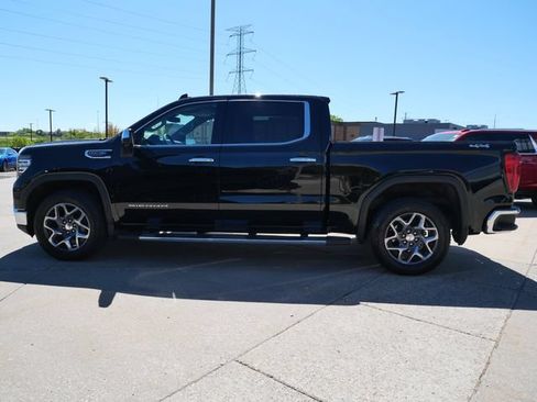 Used 2024 GMC Sierra 1500 SLT w/ SLT Premium Package AWD/4WD image 4