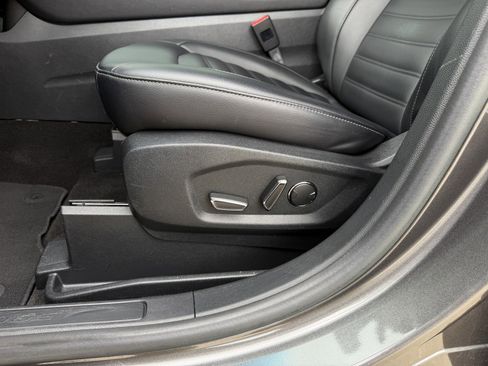 Used 2019 Ford Edge SEL w/ Equipment Group 201A image 8