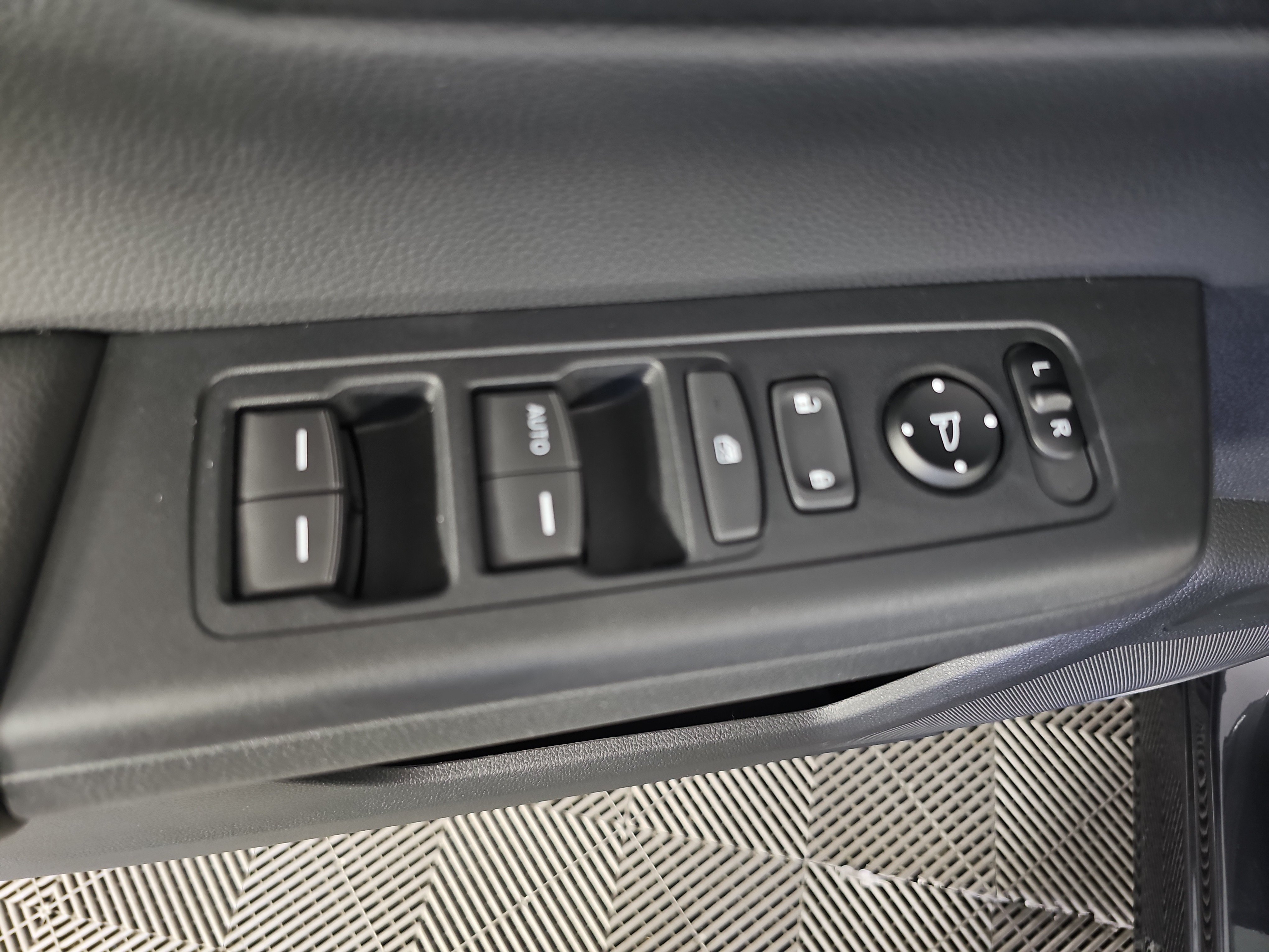 Used 2026 Honda CR-V LX image 16