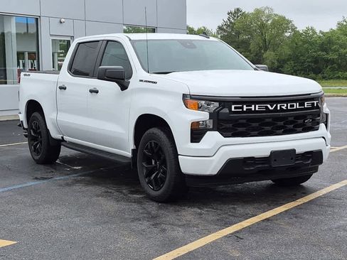Used 2023 Chevrolet Silverado 1500 Custom AWD/4WD image 2