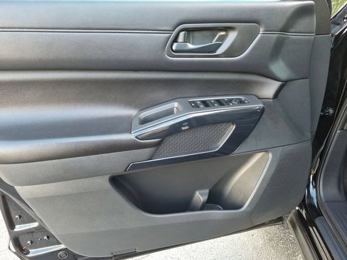 Used 2024 Nissan Pathfinder SV AWD/4WD image 12