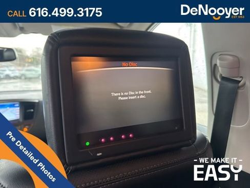 Used 2017 Nissan Pathfinder Platinum w/ Family Entertainment Package image 29