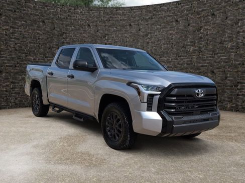 Used 2025 Toyota Tundra SR w/ SR Tow Package AWD/4WD image 2